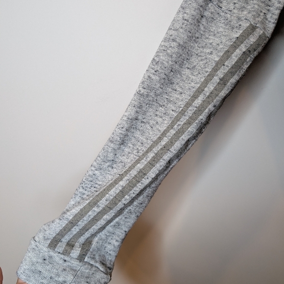 ADIDAS Detroit Red Wings Hockey Logo Cozy Grey Hoodie Womens Small 8-10 - Picture 6 of 10